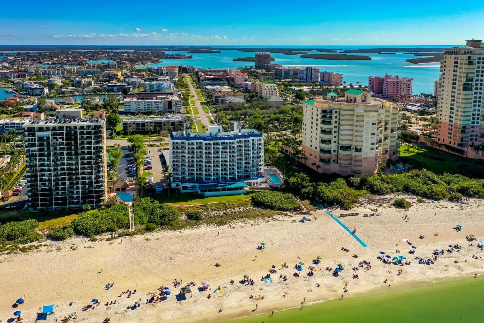 Totally Renovated Beachfront Condo At Apollo! Marco Island Exteriör bild